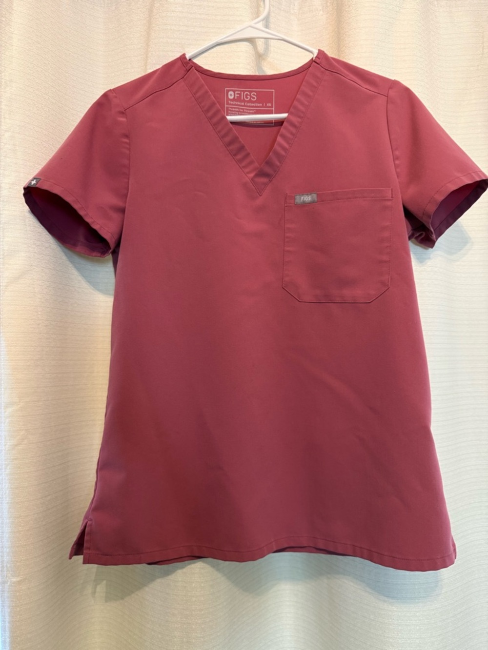 Figs Catarina One Pocket Scrub Top in Quartz Bca